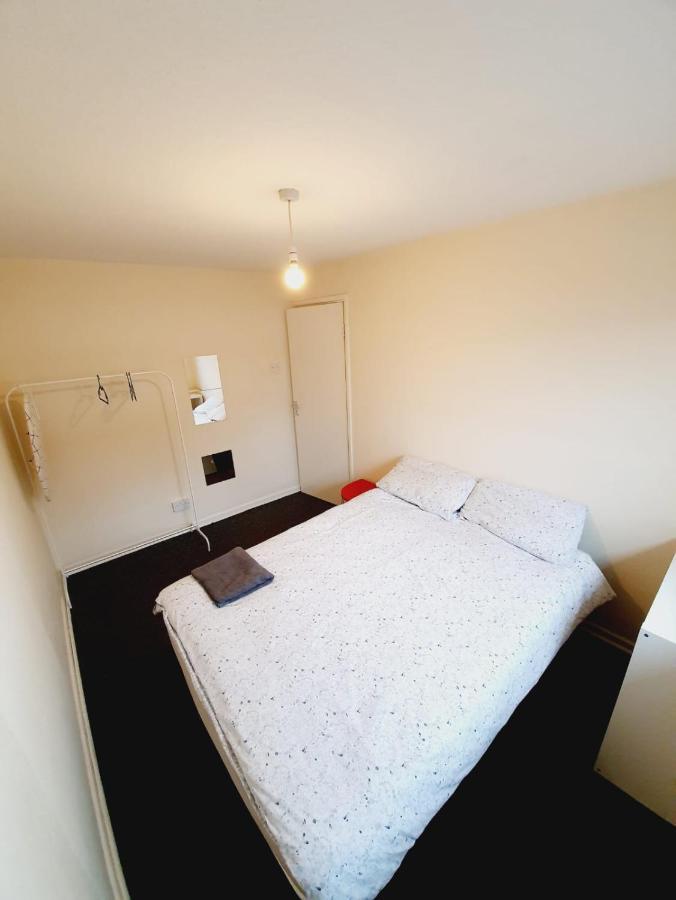Rayleigh Town Centre 3 Bedroom Apartment Exterior photo